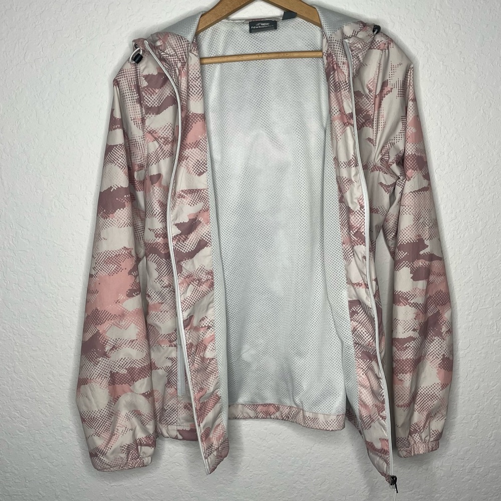 New Balance Windbreaker - Picture 6 of 10